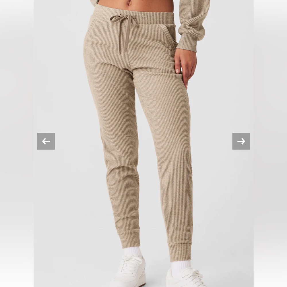 Alo Muse Sweatpant - Picture 4 of 4